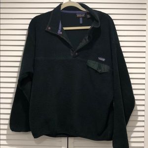 Forest green Patagonia pullover fleece